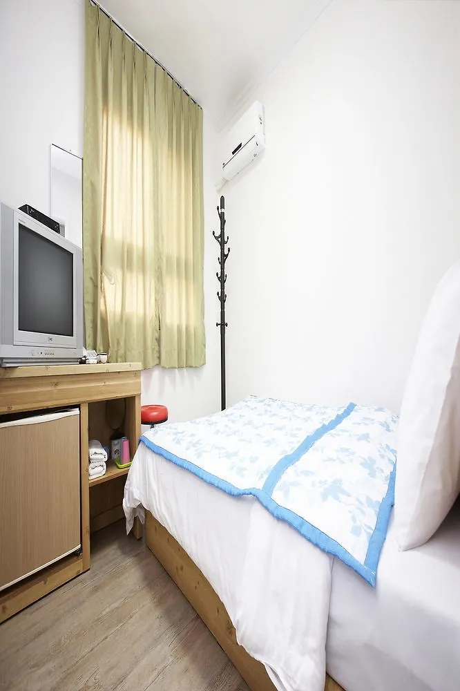 Moons Hostel Myeongdong