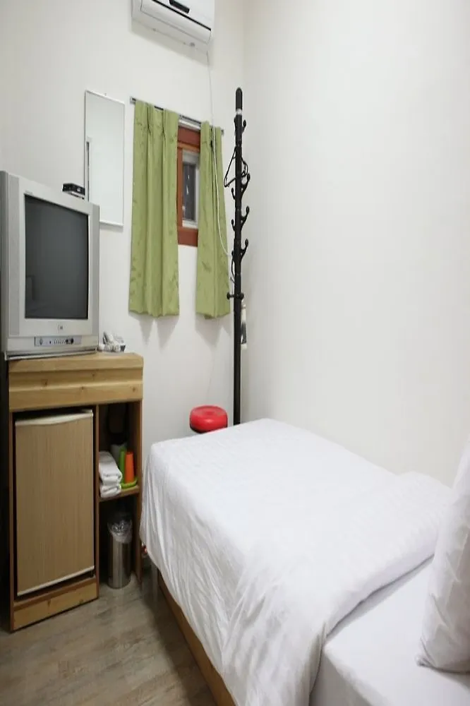Guest house Moons Hostel Myeongdong